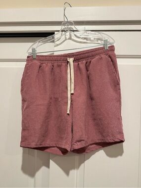Massive Apparel Mens Salmon Pink Shorts, size Large